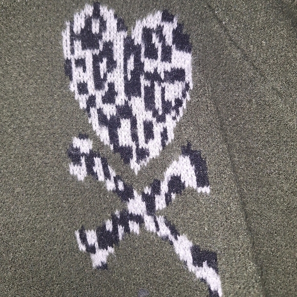Torrid Olive Green Skull (Hearts) and Crossbones Sweater In A 2X With A Hood. - Picture 2 of 12